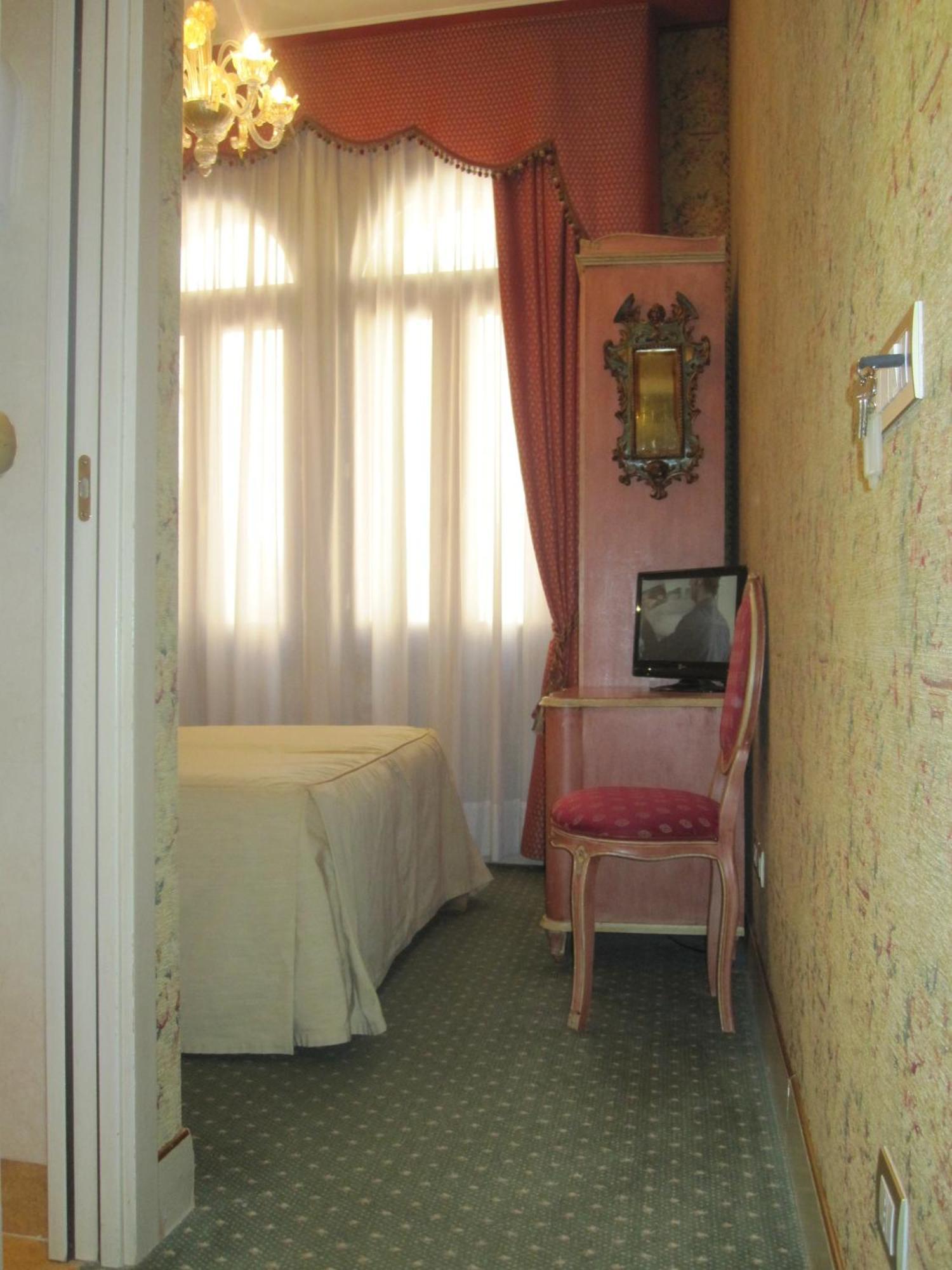 Small Double or Twin Room